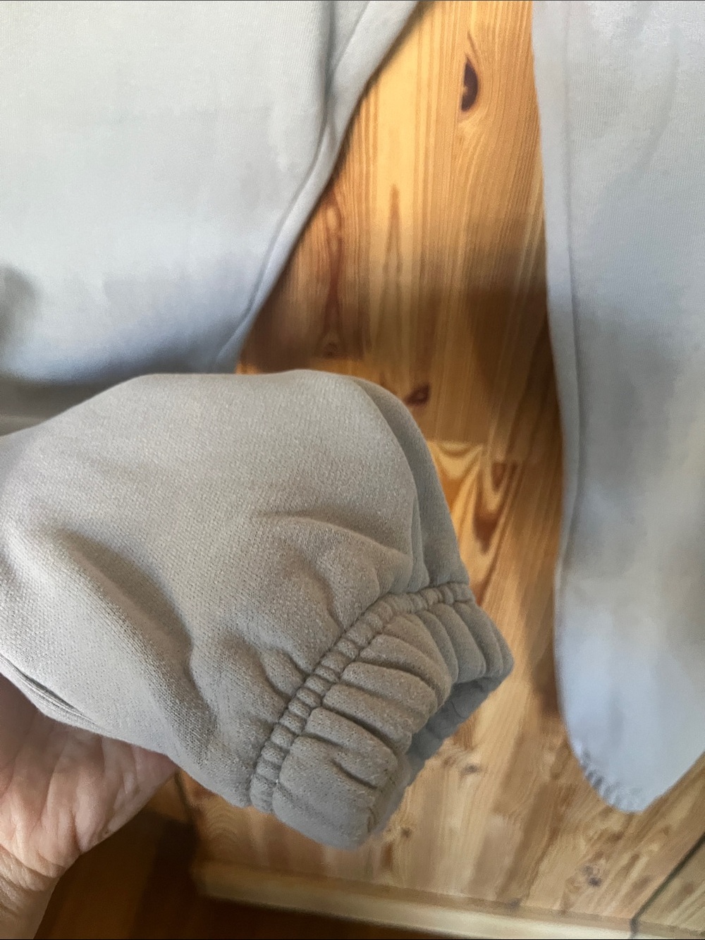 Aritzia grey Boyfriend Fit SweatFleece joggers (size S) - Picture 4 of 8